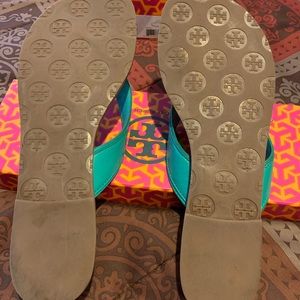 Tory Burch Nora Flat -Thong Mestico